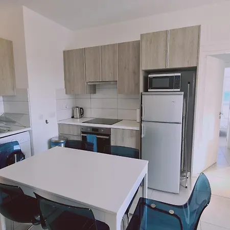 Wave * Ларнака