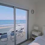 Wave Lárnaca