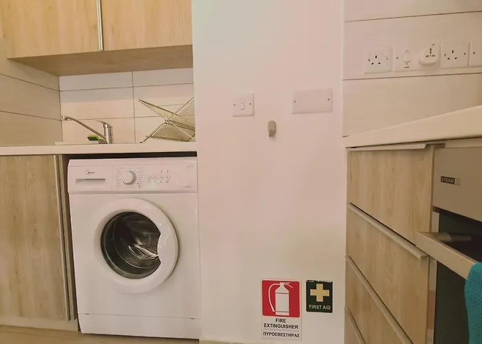 Апартаменти Wave Ларнака